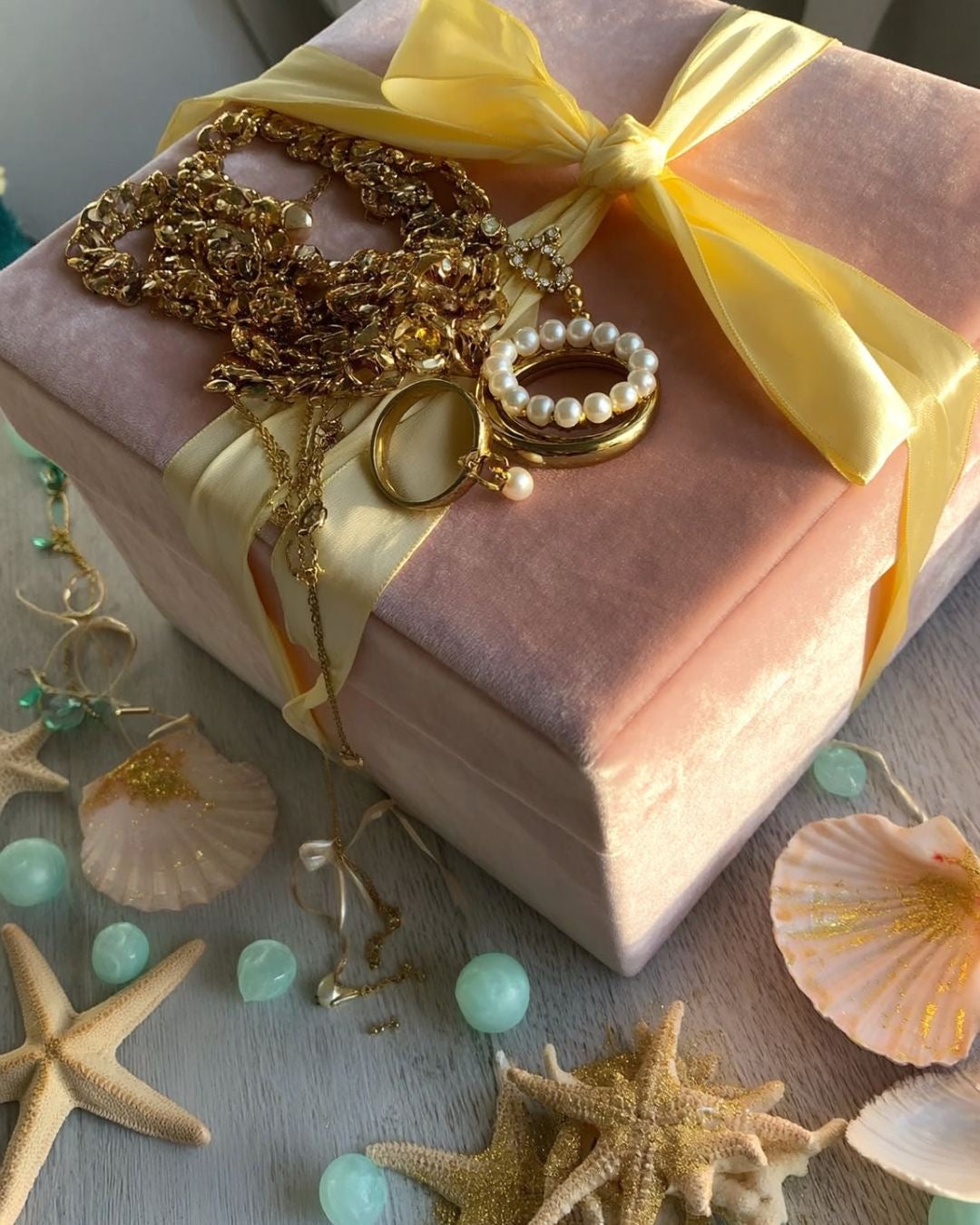 Luxe Shell Gleam Earrings